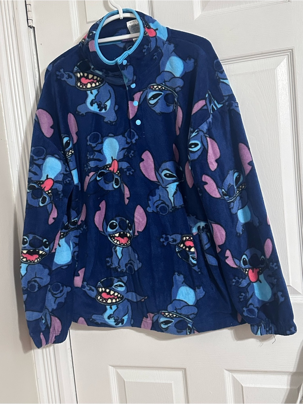 Disney Stitch Women’s M Blue Fleece Pullover Snap Neck Lilo & Stitch Oversized